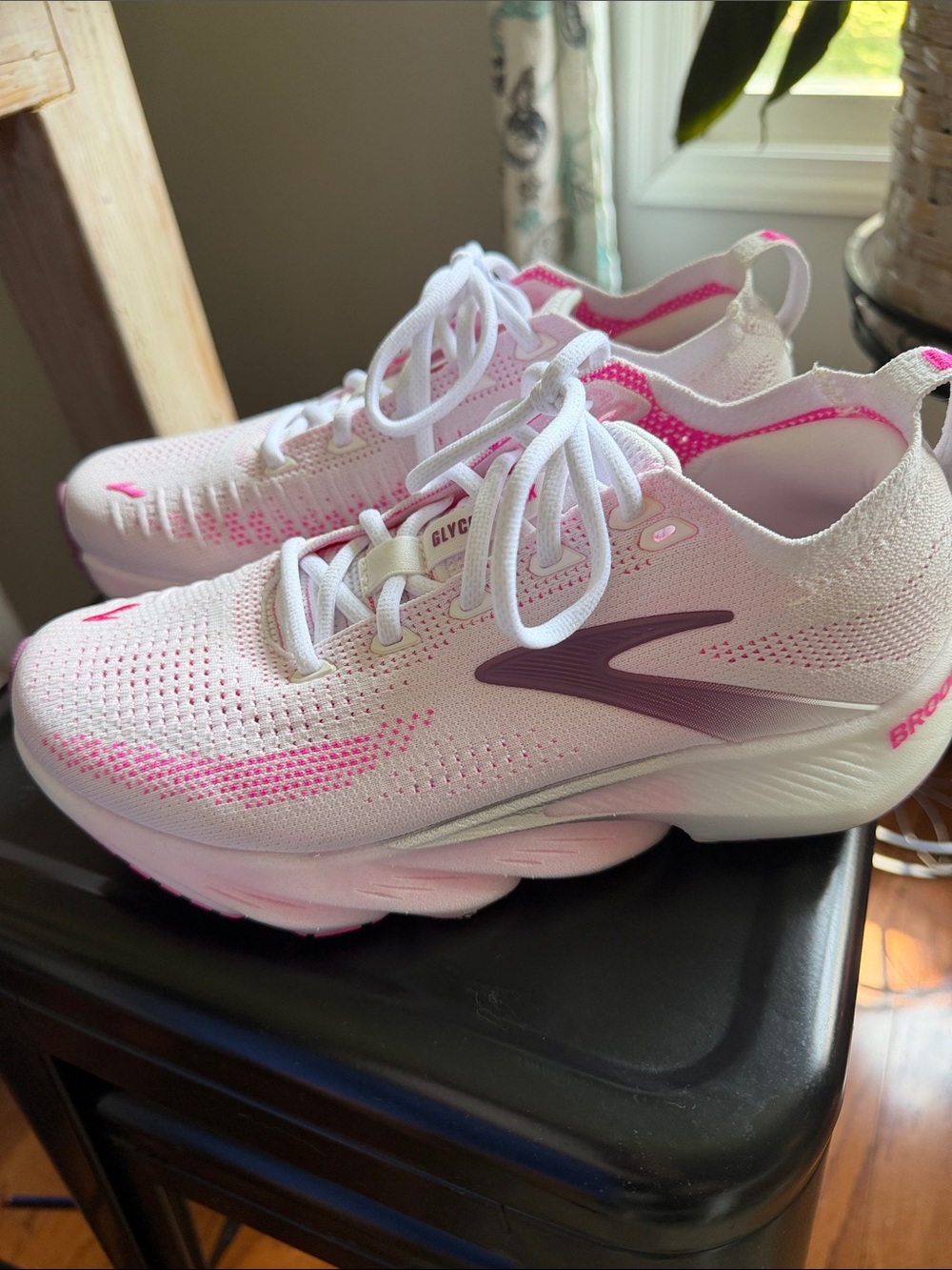Brooks glycerin, flex White and Pink Women's Athletic Running Shoes - Picture 3 of 8